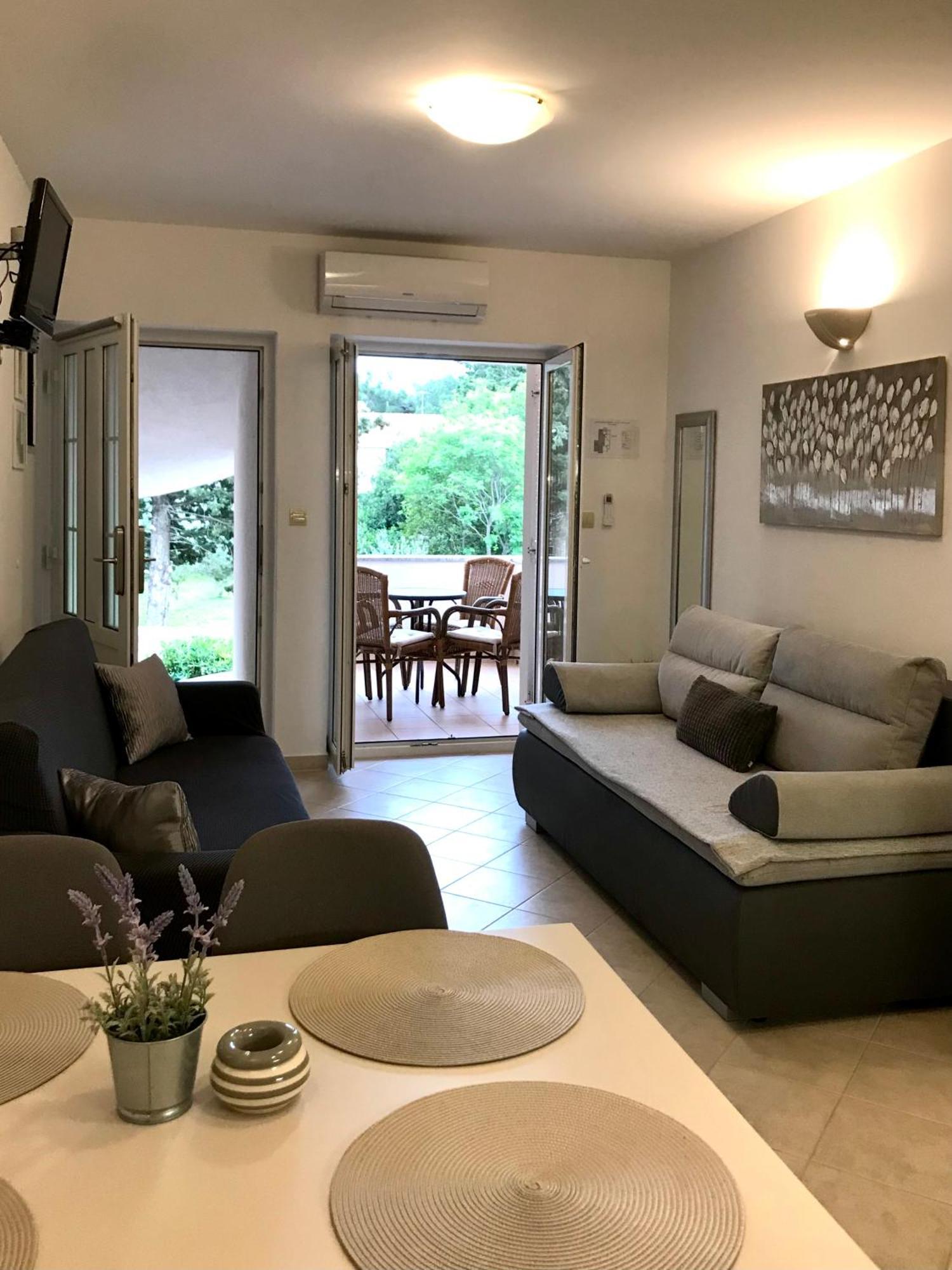 Apartmani Samec Новаля Екстериор снимка