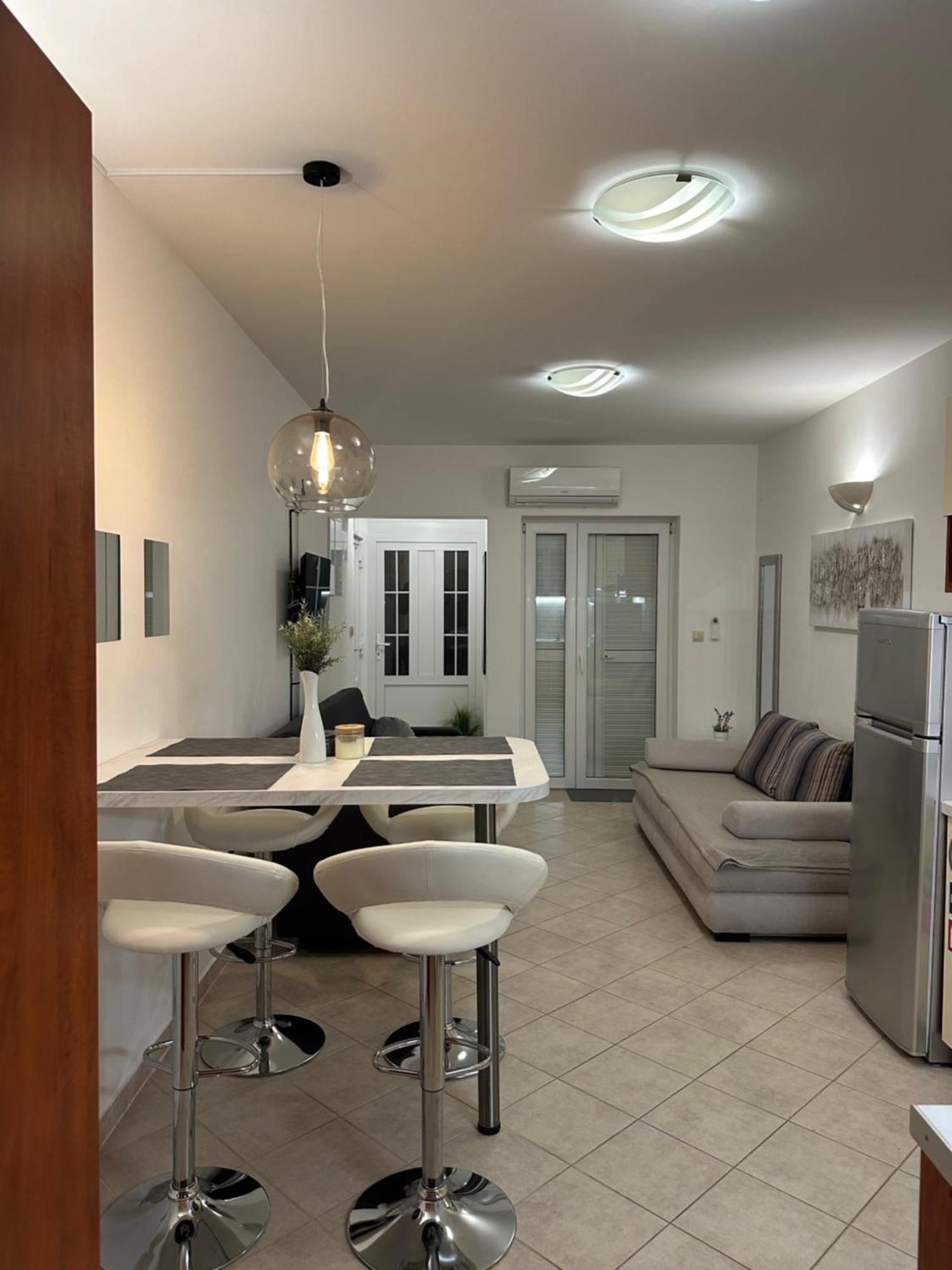 Apartmani Samec Новаля Екстериор снимка
